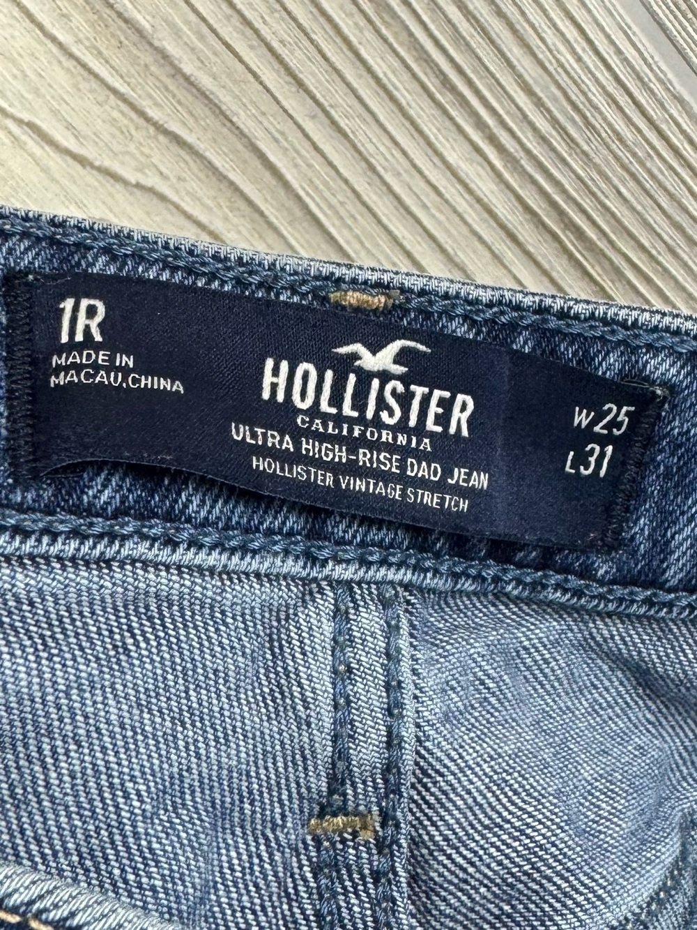 Hollister Ultra High Rise Dad Jeans 1R Two-Tone Blue Wave Straight-Leg 25 Waist - Picture 3 of 6